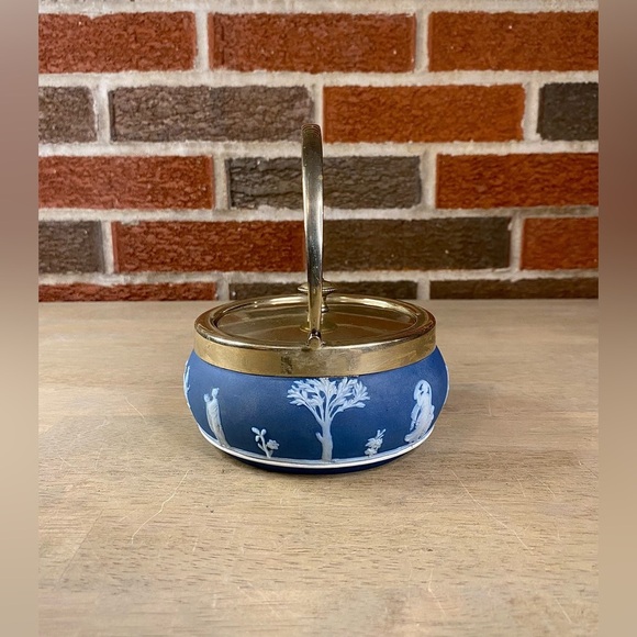 Wedgwood Etruria Blue Jasperware Butter/Sugar Sacrifice Figures (c.1910s) - Picture 2 of 16